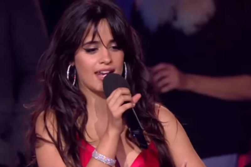 Camila_Cabello_Accepts_Best_Artist_Award-MTV-International-3.0