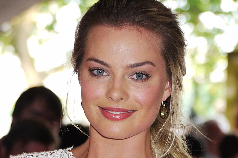 Margot_Robbie_at_Somerset_House_in_2013_drlovell_2.0