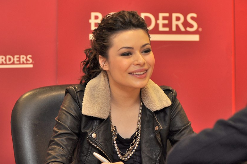 Miranda_Cosgrove_2011_Feb_06_dephisticate_2.0