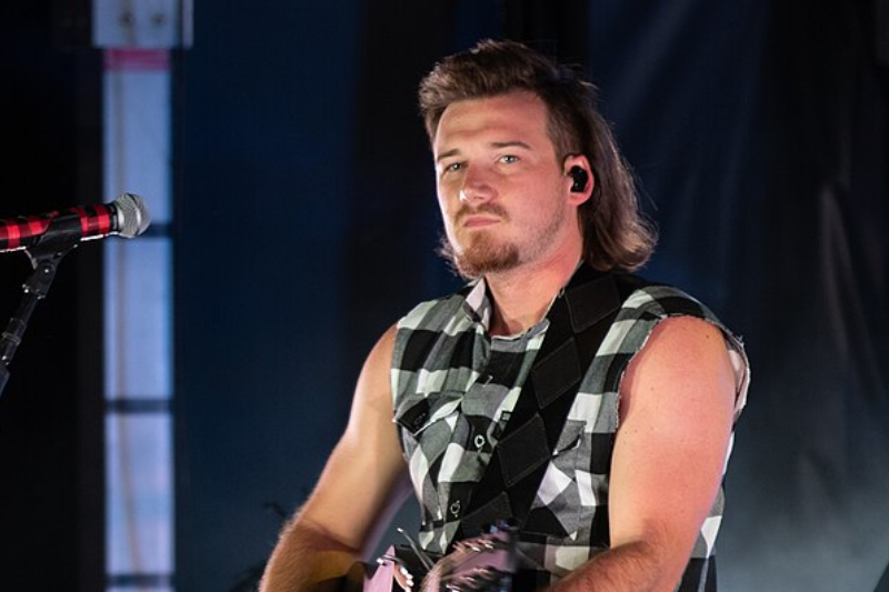 Morgan_Wallen_performing_at_Freedom_Fest_2019_U.S.-Army-photo-by-Spc.-Robert-Vicens_1.0-2