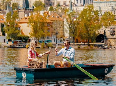Pobyt v Tančícím domě s piknikem na Vltavě