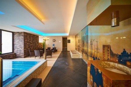 Queens Hotel & Wellness