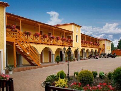 Romantický pobyt na statku Stein — dvoudenní wellness pro dva + pětichodová večeře při svíčkách