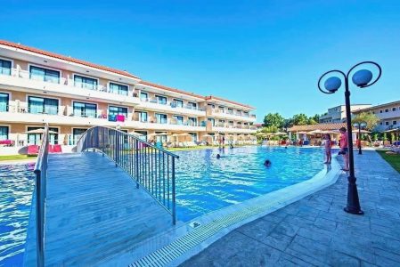 Angela Beach Family Deluxe